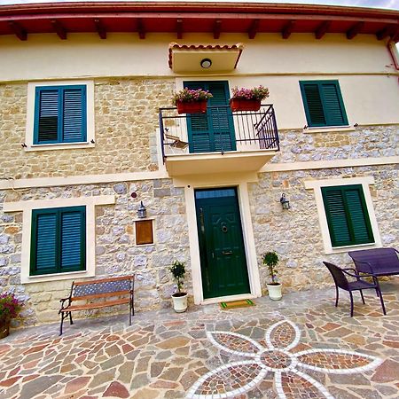 LenolaLa Casa Di Nonna Tella住宿加早餐旅馆 外观 照片