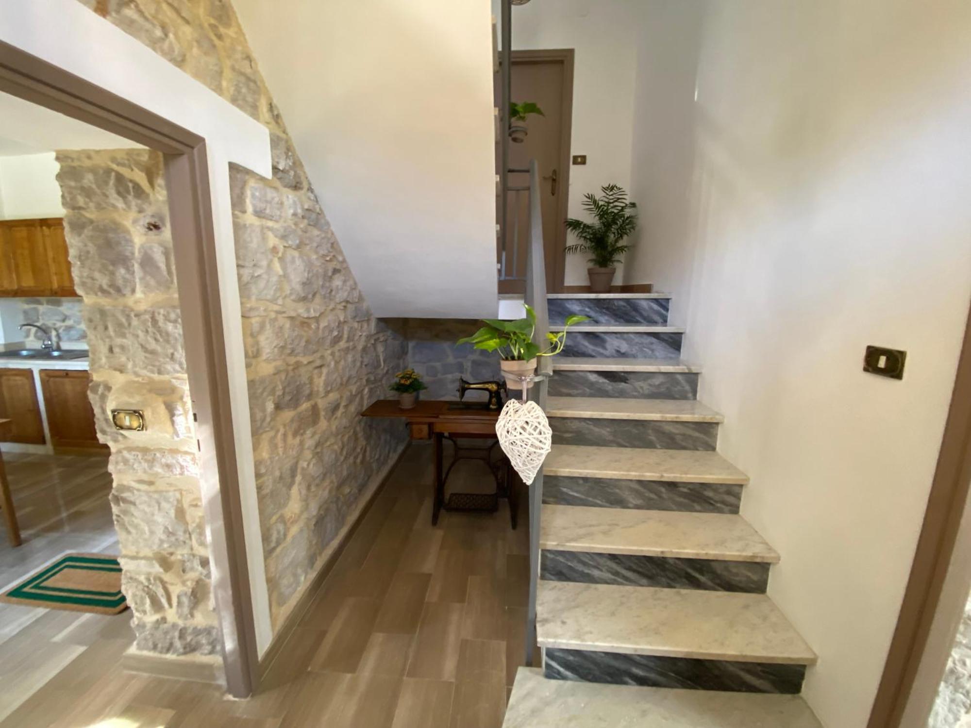 LenolaLa Casa Di Nonna Tella住宿加早餐旅馆 外观 照片